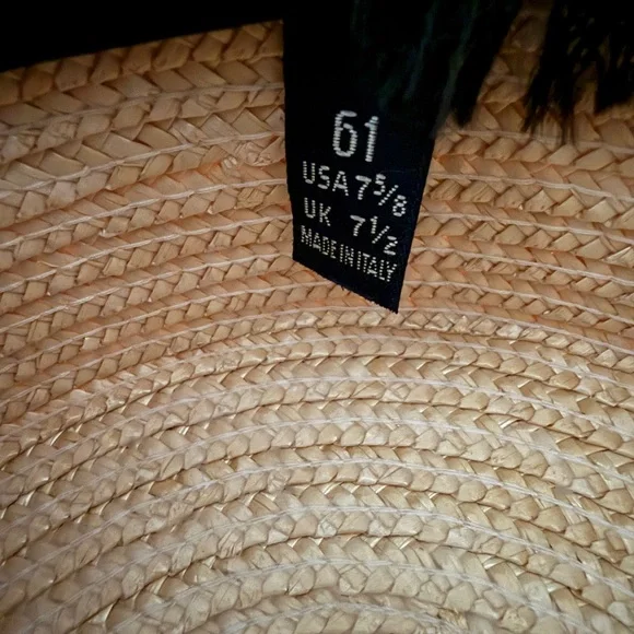 Classic Italian made Straw Boater Skimmer Hat with Red and Navy Band. Beautiful - Picture 4 of 7